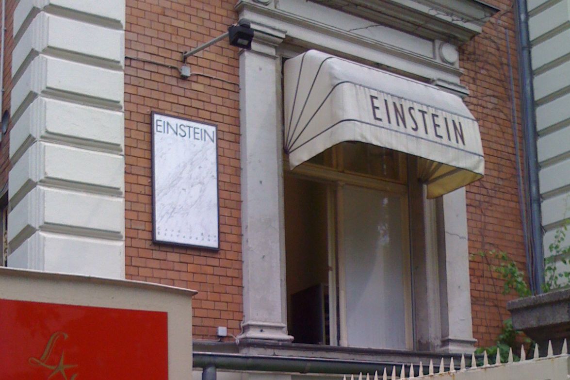You are currently viewing <!--:en-->Grand old European Flair!!!!The Einstein Cafe in Berlin’s Schoeneberg District !!!<!--:-->
